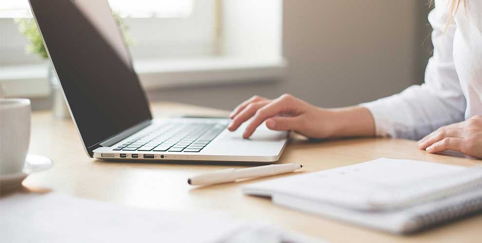 La IA es la única solución para mantener los empleos de oficina: si trabajas detrás de un ordenador, tu puesto peligra
